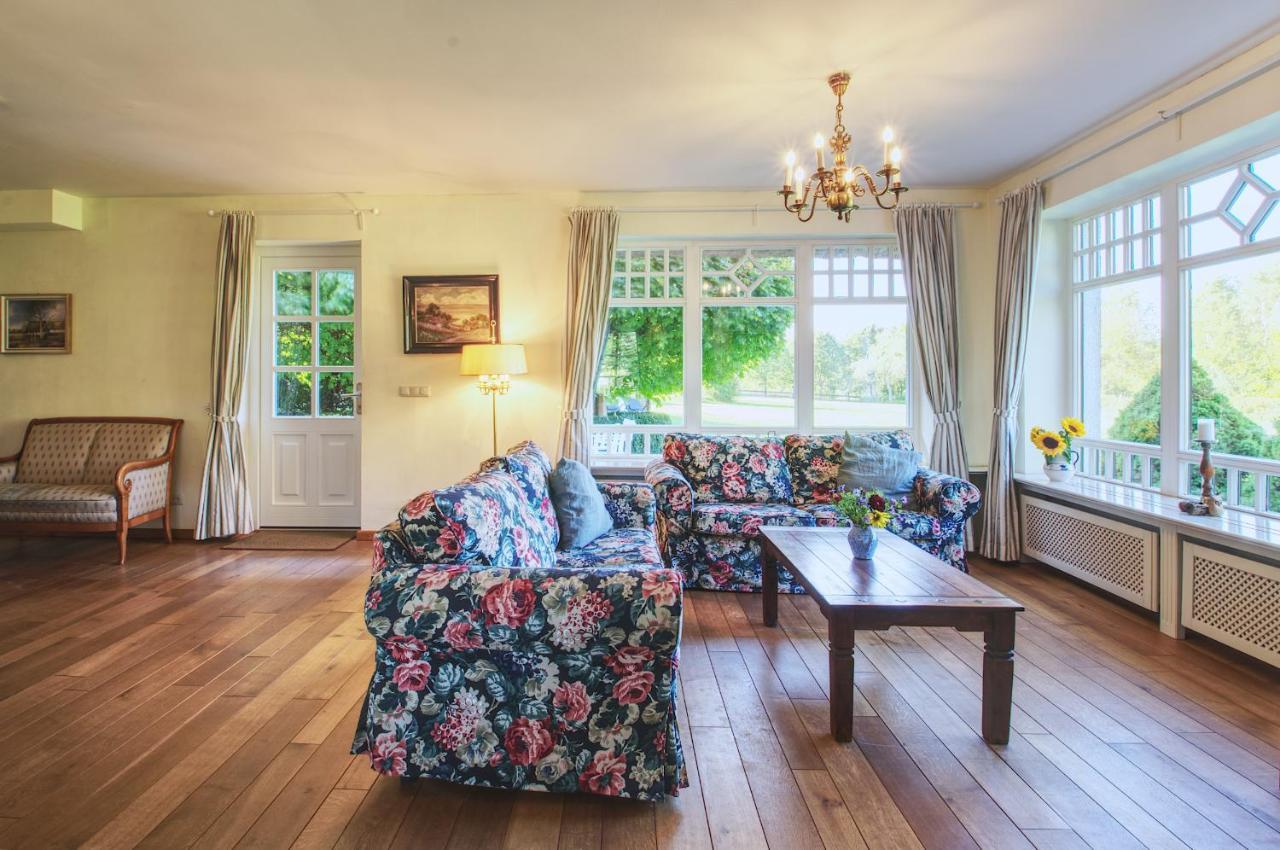 Reetdachhaus Mit Grossem Garten Und Kamin Marlow Εξωτερικό φωτογραφία